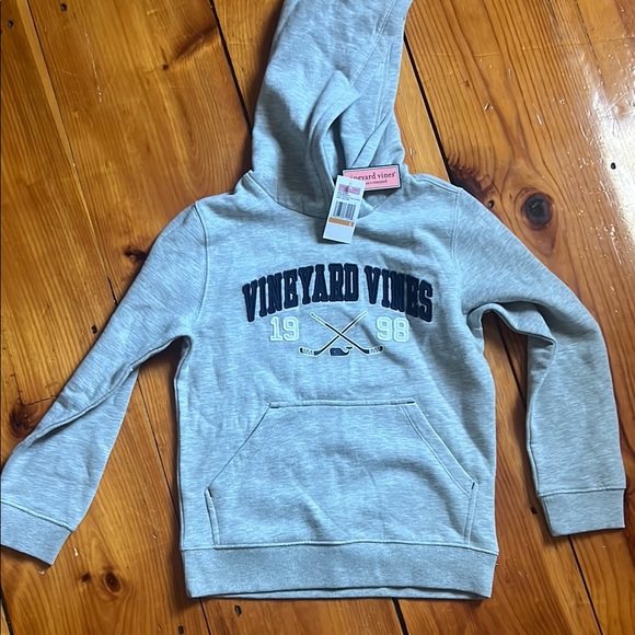 NWT Vineyard Vines Gray Sweatshirt with Hood - Picture 1 of 1
